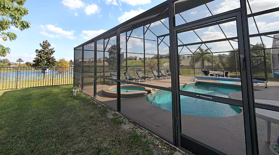 Why Wont HOA Pool Gate Close Automatically Anymore